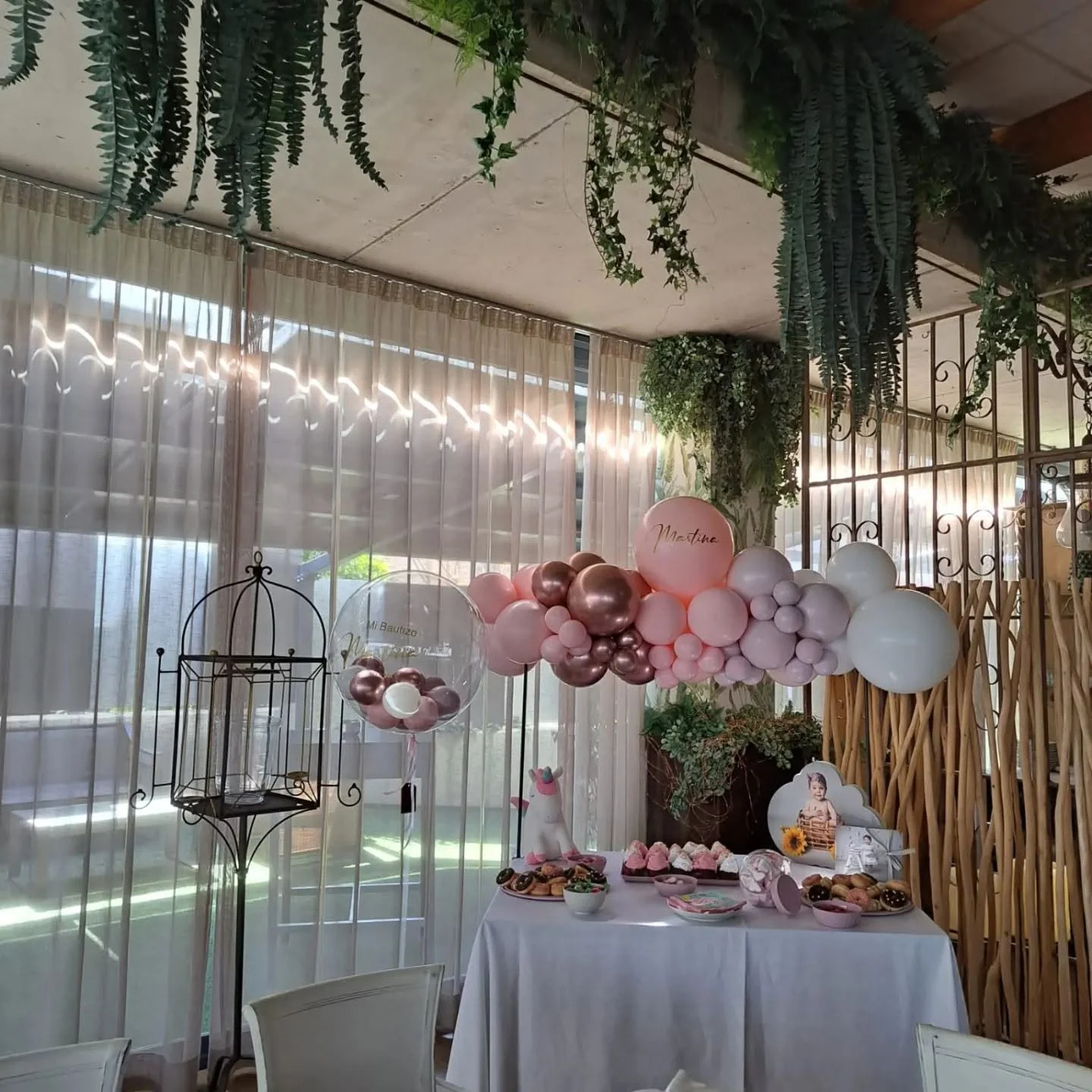 Decoración con globos en restaurante de Murcia
